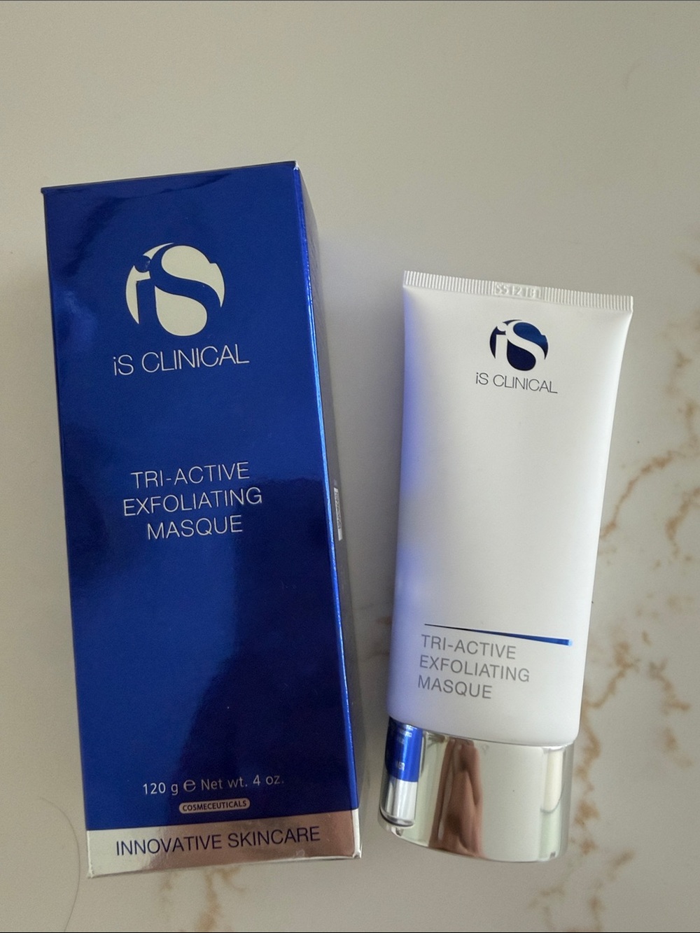 iS CLINICAL Tri-Active Exfoliating Masque — White & Blue